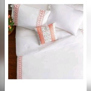 Pioneer woman full/queen 4 pc comforter set